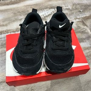 Toddler Nike sneakers